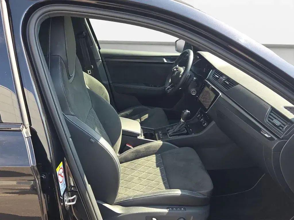 Gebraucht Skoda Superb SportLine 280 PS (205 kW) 2023 Schwarz Kombi