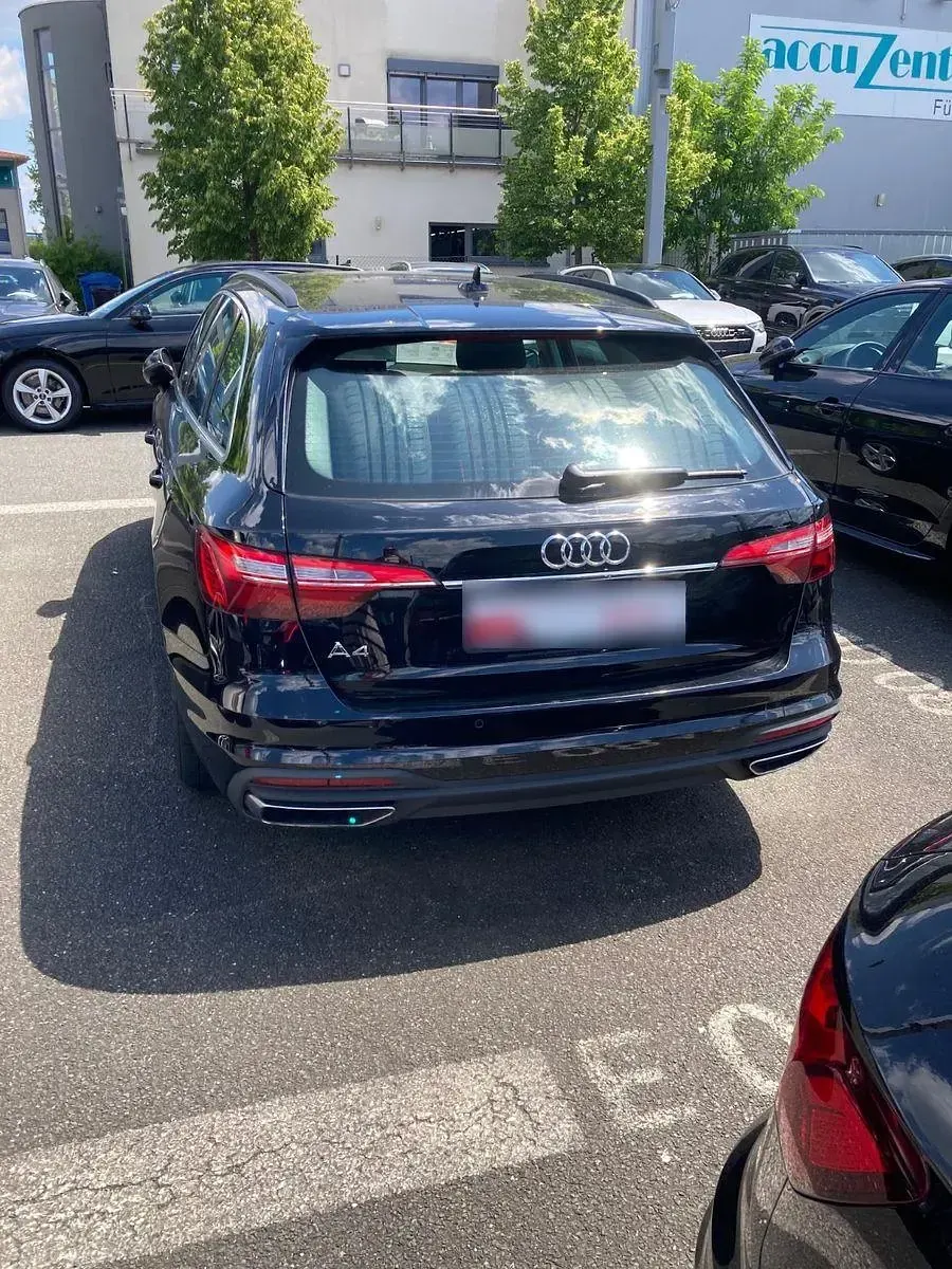 Gebraucht Audi A4 136 PS (100 kW) 2021 Schwarz Kombi