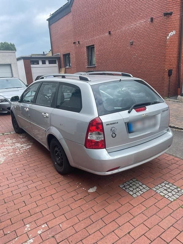 Silber Gebraucht 2008 Chevrolet Nubira Kombi | 900 € - Bild 1/4