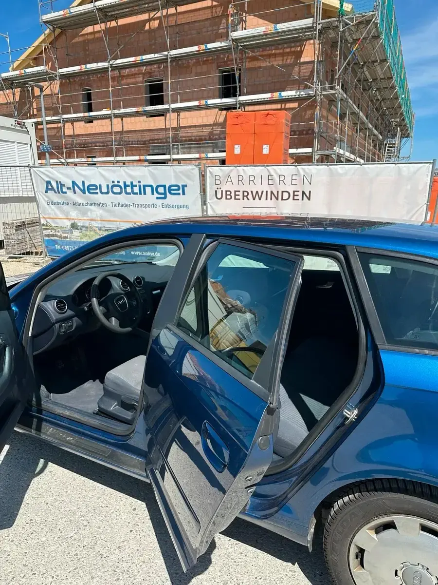 Używany Audi A3 101 KM (74 kW) 2006 Niebieski Hatchback