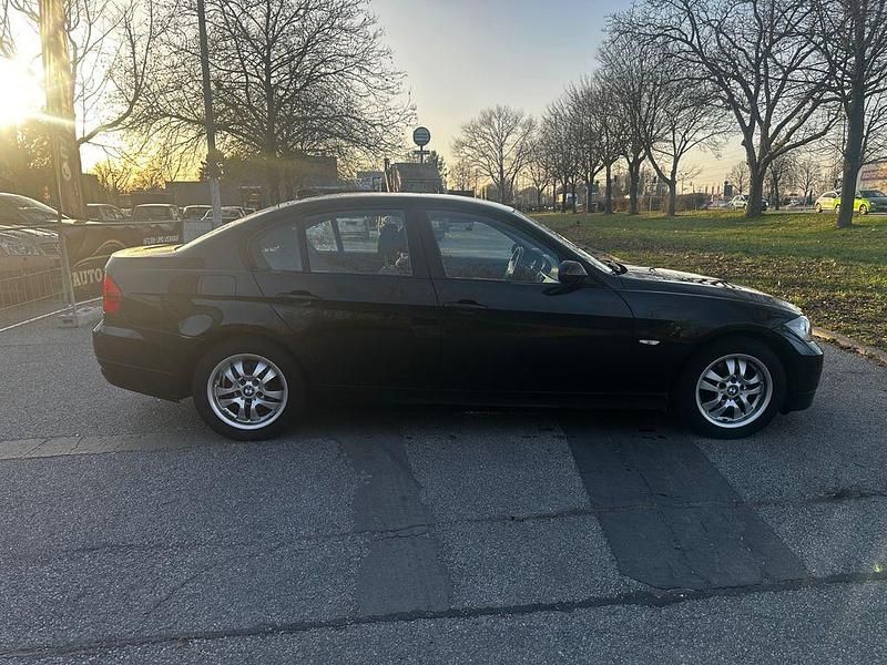 Gebraucht BMW 318 Advantage 129 PS (94 kW) 2006 Schwarz Limousine