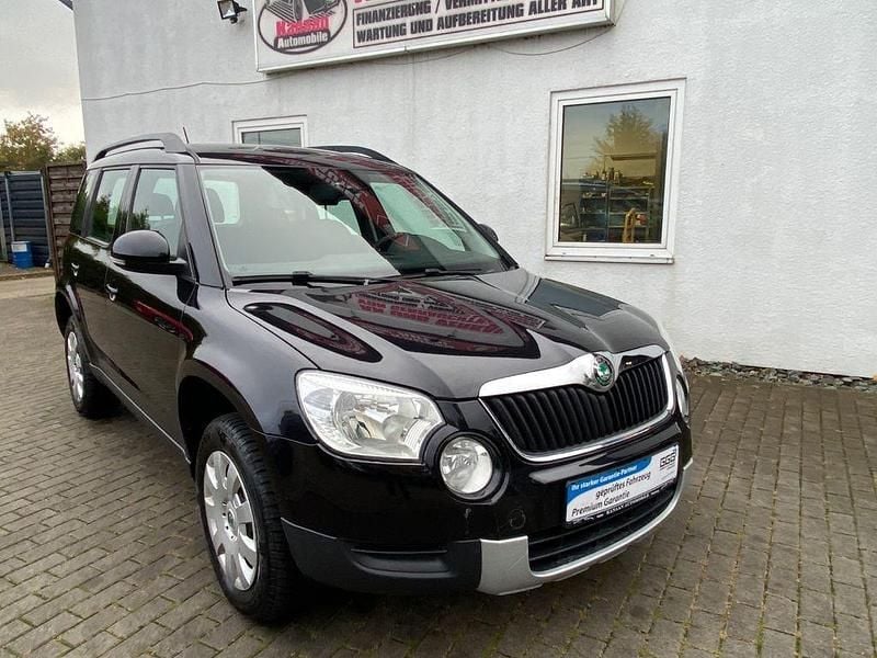 Schwarz Gebraucht 2013 Skoda Yeti Easy SUV | 6.990 € (Fairer Preis) - Bild 1/4