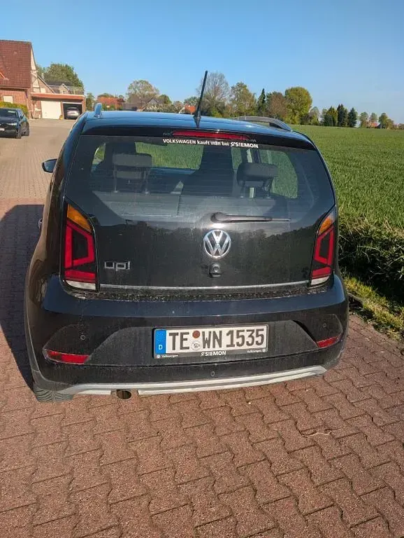 Gebraucht VW cross up! 90 PS (66 kW) 2019 Schwarz Kleinwagen