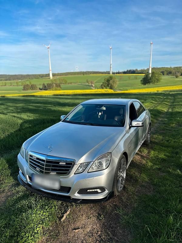 Gebraucht Mercedes E300 204 PS (150 kW) 2010 Grau Kleinwagen