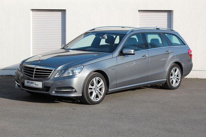 Gebraucht Mercedes E220 170 PS (125 kW) 2010 Silber Kombi