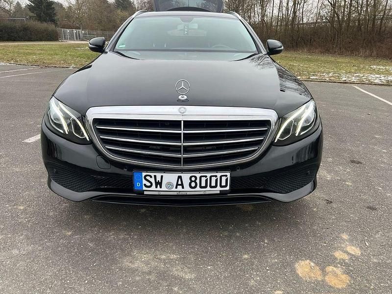 Gebraucht Mercedes E220 194 PS (142 kW) 2017 Schwarz Kombi