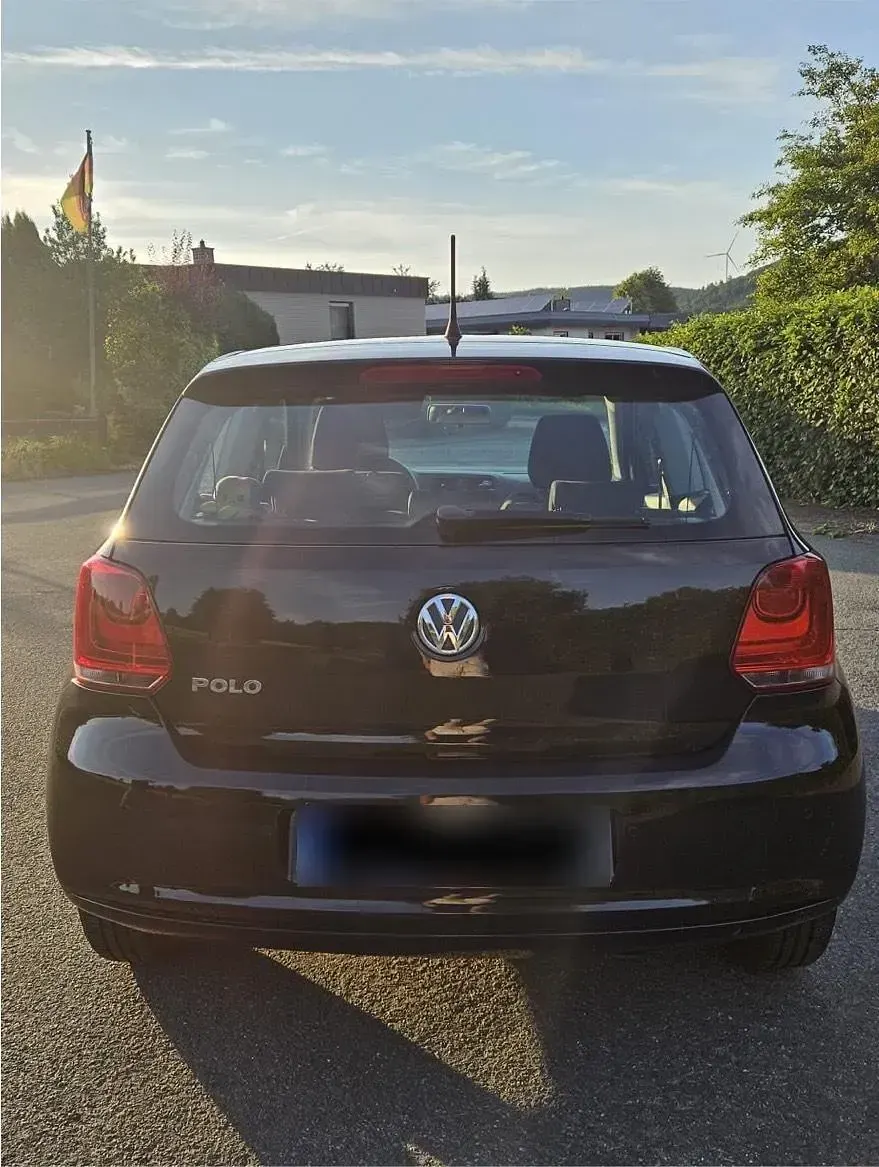 Gebraucht VW Polo 60 PS (44 kW) 2011 Schwarz Kleinwagen