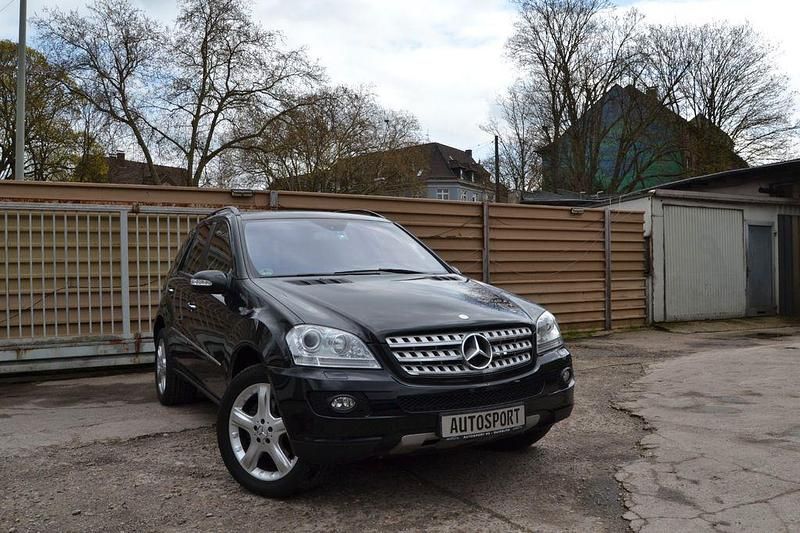Gebraucht Mercedes ML320 224 PS (164 kW) 2007 Schwarz SUV
