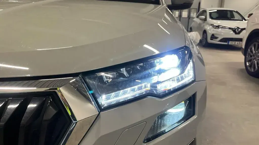 Gebraucht Skoda Karoq Style 150 PS (110 kW) 2023 Steelgrau SUV