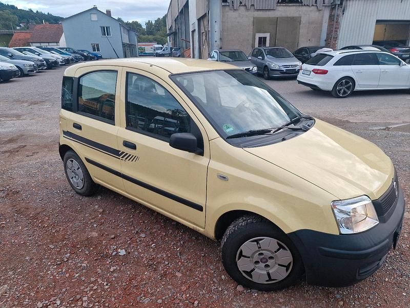 Gelb Gebraucht 2009 Fiat Panda Kleinwagen | 2.200 € - Bild 1/4