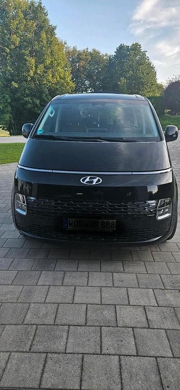 Schwarz Gebraucht 2023 Hyundai Staria Van | 44.000 € (Fairer Preis) - Bild 1/4