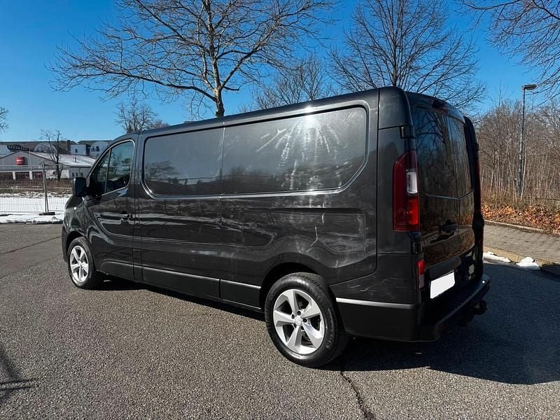 Gebraucht Renault Trafic 145 PS (106 kW) 2017 Schwarz Van / Kleinbus