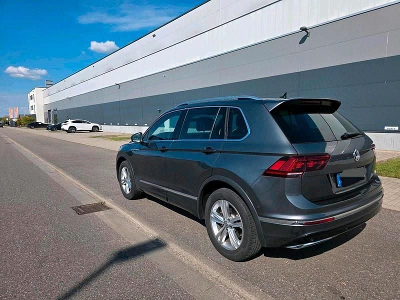 Second-hand VW Tiguan Highline 239 CP (175 kW) 2018 Gri SUV