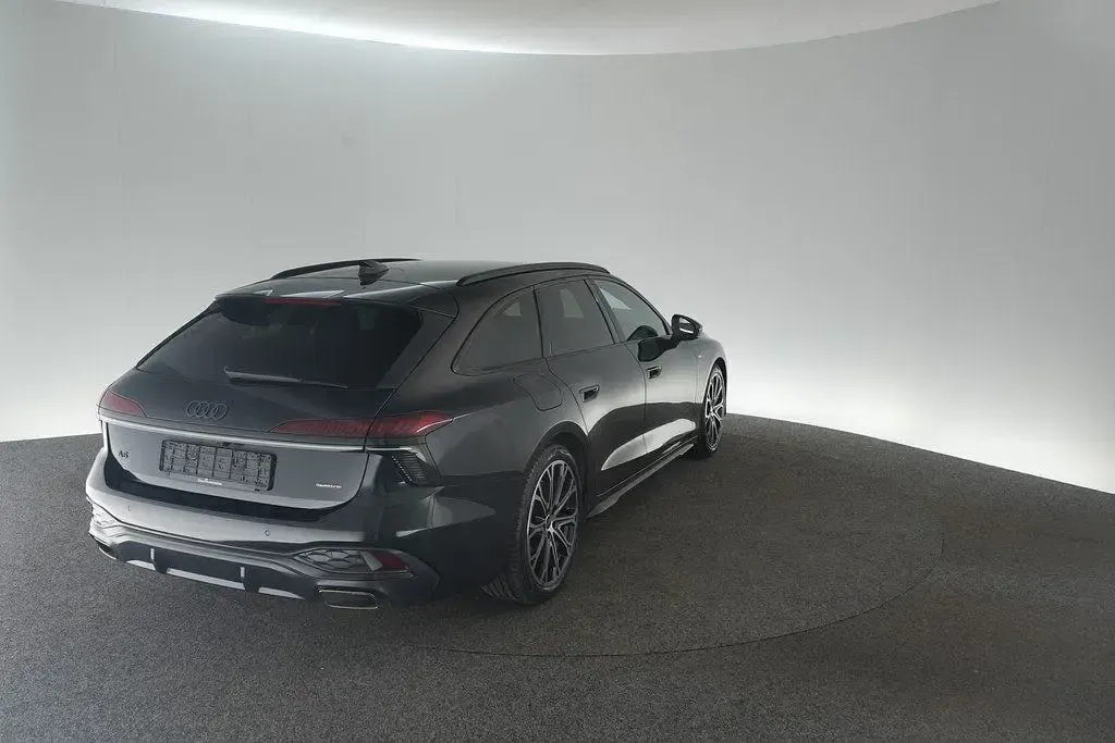 Gebraucht Audi A6 Ambiente 367 PS (269 kW) 2025 Mitternachtsgrün metallic Kombi