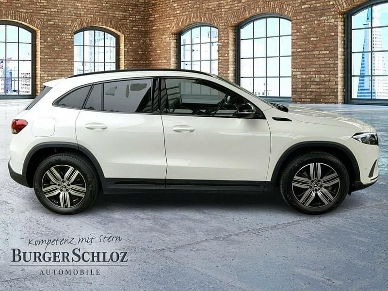Gebraucht Mercedes EQA250 Night 139 kW (190 PS) 2021 Unilack polarweiß SUV