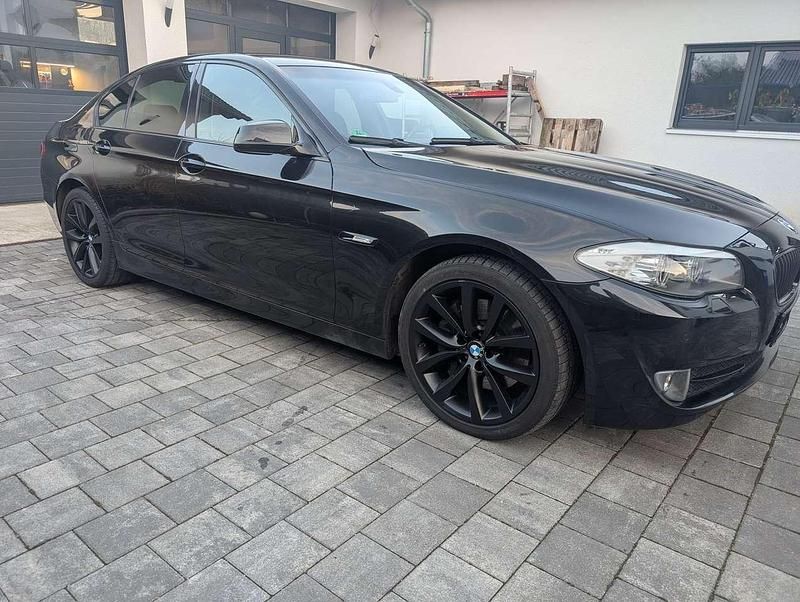 Gebraucht BMW 535 306 PS (225 kW) 2010 Black sapphire metallic Limousine