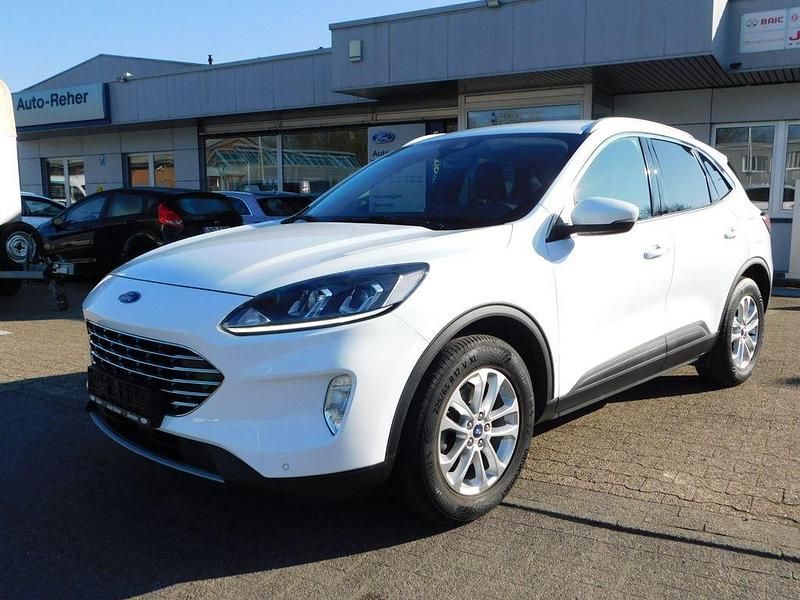 Gebraucht Ford Kuga Titanium 120 PS (88 kW) 2022 Weiß SUV