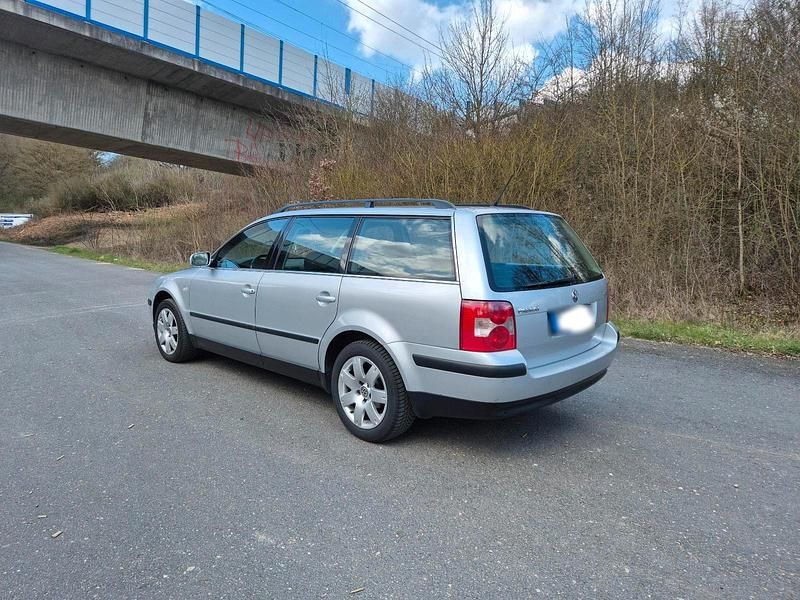 Gebraucht VW Passat 150 PS (110 kW) 2002 Silber Kombi