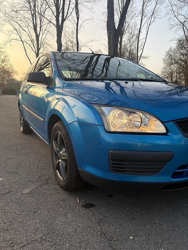 Gebraucht Ford Focus 101 PS (74 kW) 2005 Blau Limousine