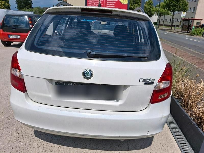 Gebraucht Skoda Fabia 60 PS (44 kW) 2009 Weiß Kombi