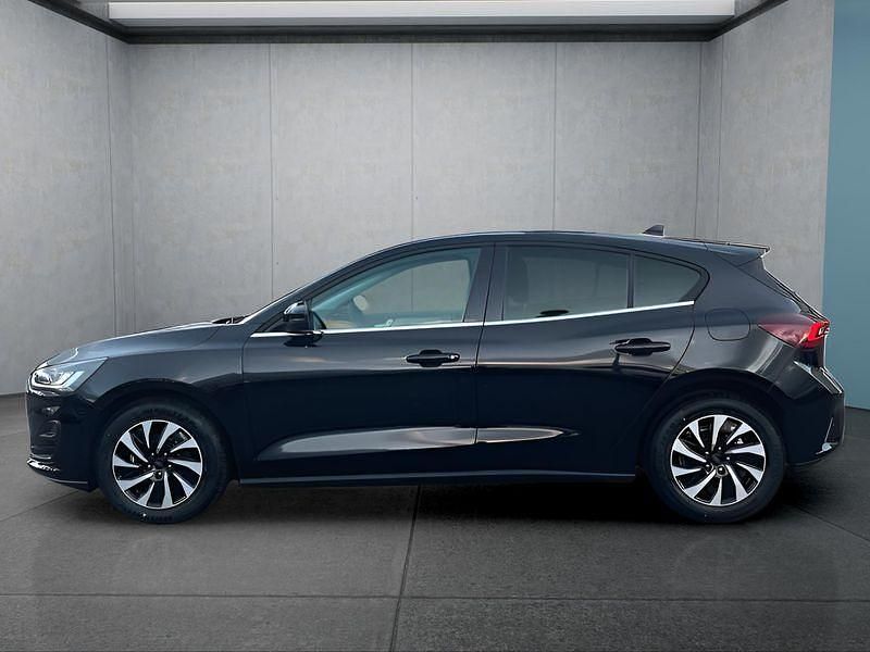 Neu Ford Focus 125 PS (91 kW) 2025 Schwarz Limousine