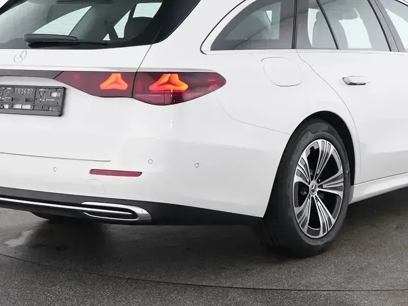 Gebraucht Mercedes E200 204 PS (150 kW) 2025 Other Kombi