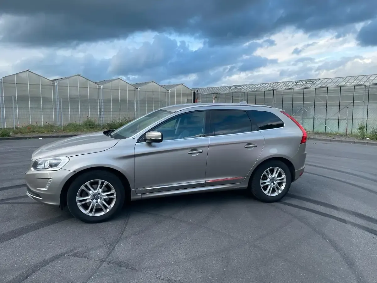 Gebraucht Volvo XC60 181 PS (133 kW) 2014 Beige SUV