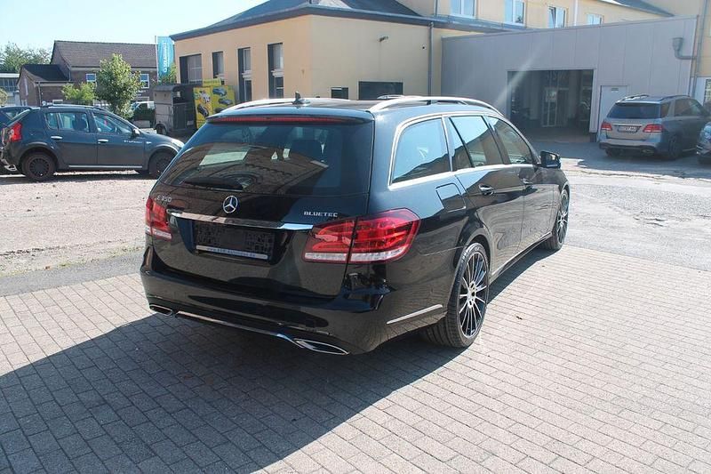 Gebraucht Mercedes E350 258 PS (189 kW) 2016 Schwarz Limousine
