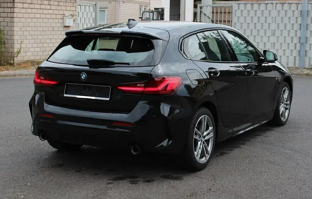 Gebraucht BMW 120 M Sport 190 PS (139 kW) 2022 Schwarz Limousine