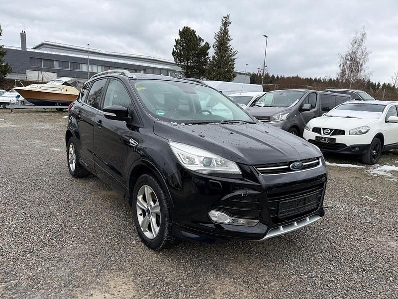 Gebraucht Ford Kuga Individual 179 PS (131 kW) 2015 Schwarz SUV