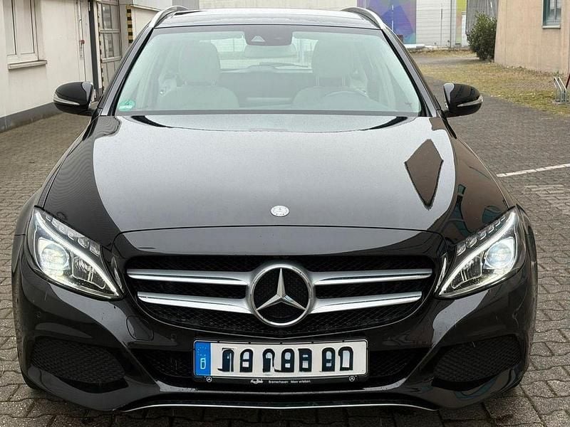 Schwarz Gebraucht 2015 Mercedes C220 Avantgarde Limousine | 14.499 € (Guter Preis) - Bild 1/4