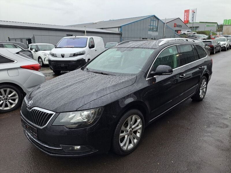 Schwarz Gebraucht 2015 Skoda Superb Best of Limousine | 13.499 € (Fairer Preis) - Bild 1/4