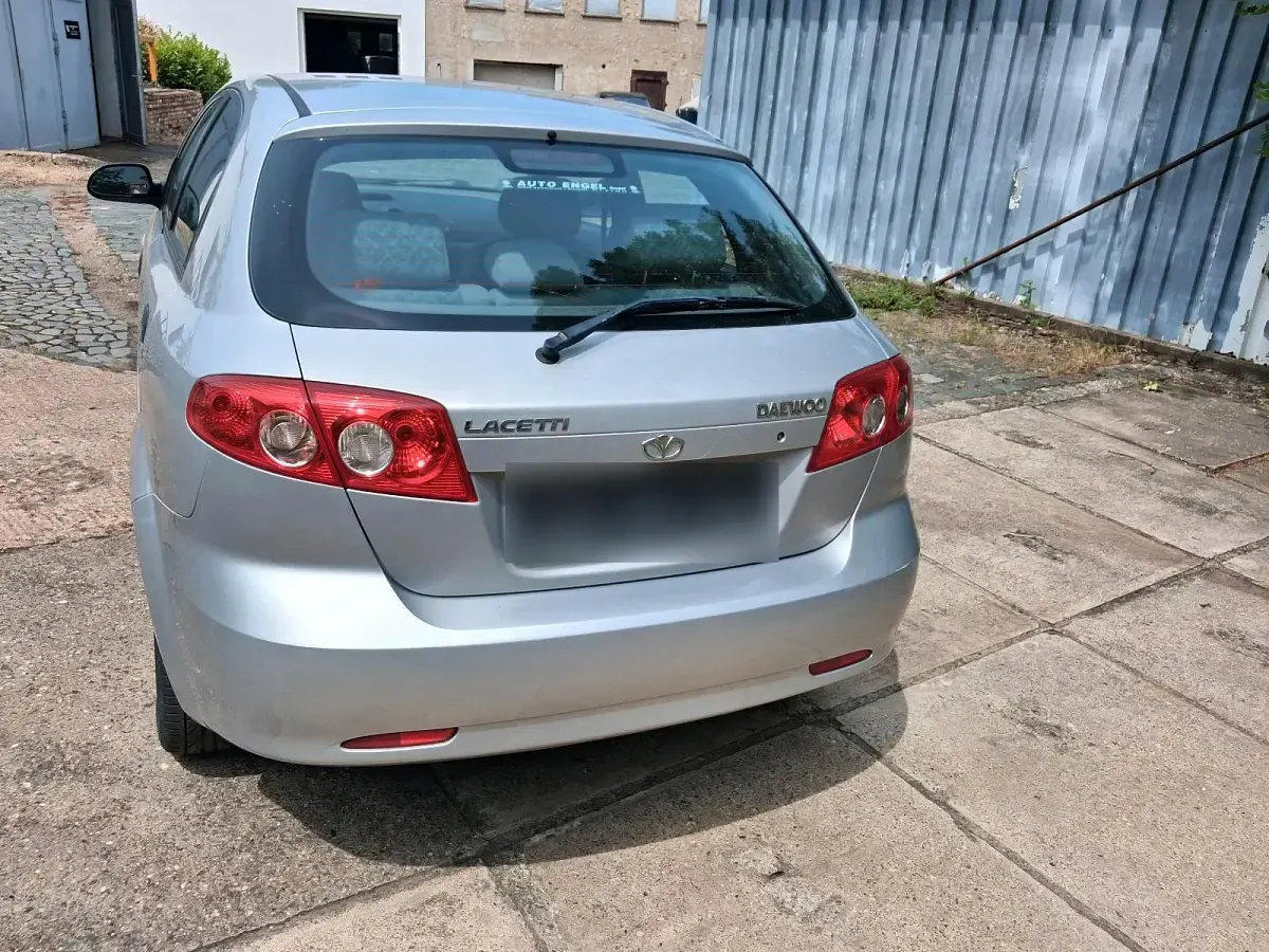 Gebraucht Chevrolet Lacetti 95 PS (69 kW) 2005 Silber Limousine