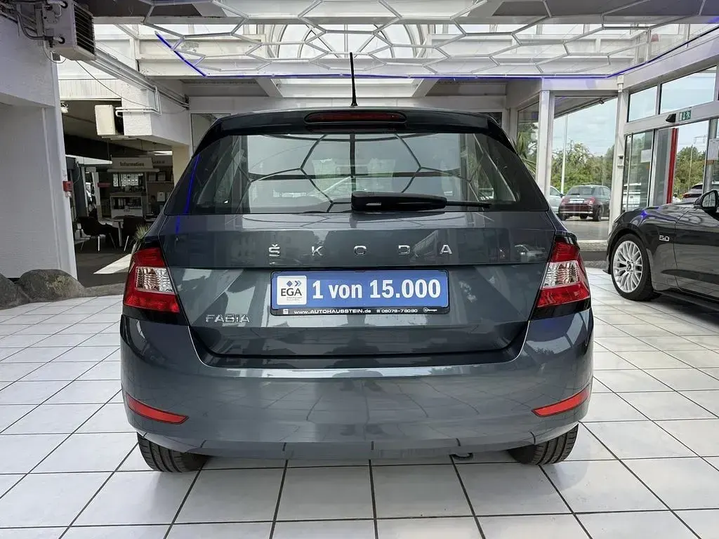 Gebraucht Skoda Fabia Cool Plus 60 PS (44 kW) 2020 Quarzgrau metallic (metallic) Kleinwagen