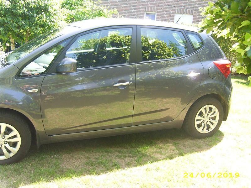 Gebraucht Hyundai ix20 90 PS (66 kW) 2016 Grau Kleinwagen