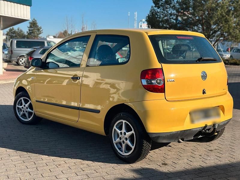 Gebraucht VW Fox 54 PS (39 kW) 2006 Gelb Kleinwagen