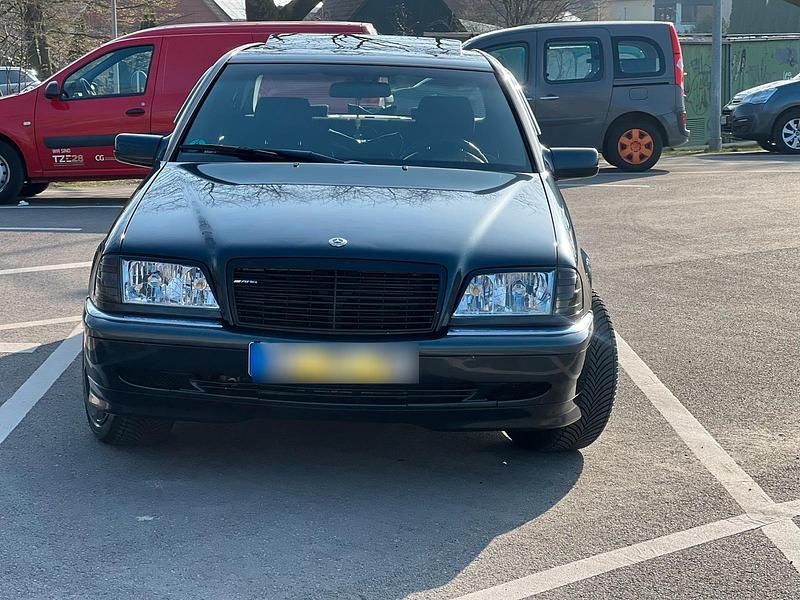 Gebraucht Mercedes C240 170 PS (125 kW) 1999 Schwarz Limousine