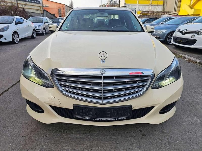 Gebraucht Mercedes E200 136 PS (100 kW) 2016 Hellelfenbein Limousine
