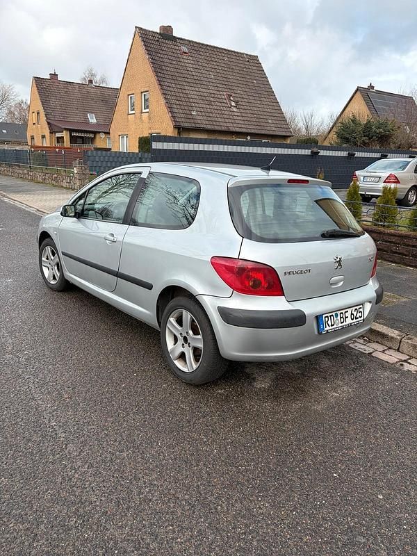 Gebraucht Peugeot 307 109 PS (80 kW) 2002 Silber Kleinwagen