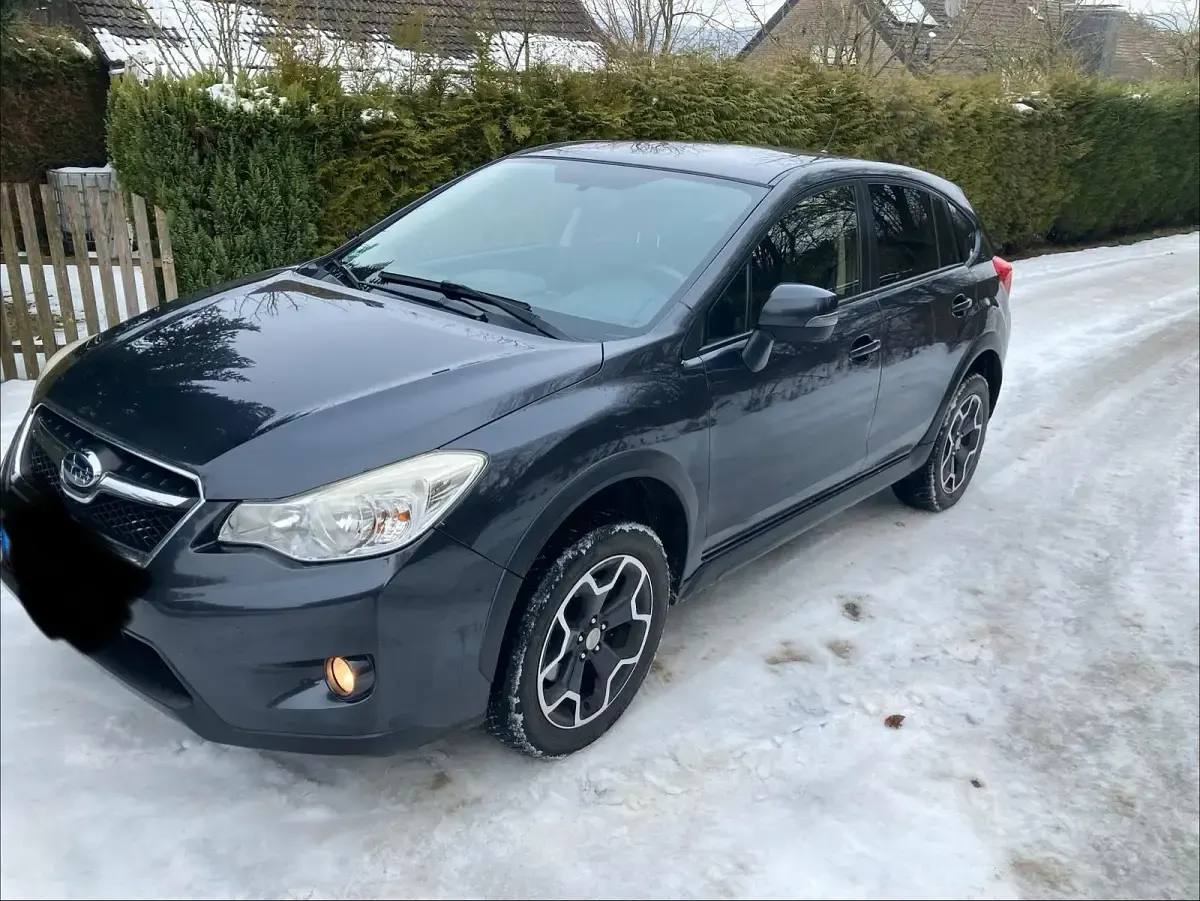 Käytetty Subaru XV 147 HP (108 kW) 2013 Harmaa Katumaasturi