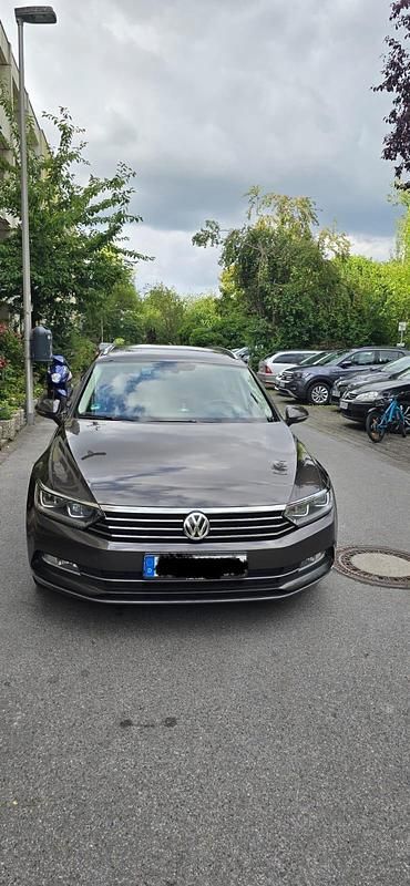 Braun Gebraucht 2016 VW Passat Comfortline Kombi | 12.500 € (Fairer Preis) - Bild 1/4