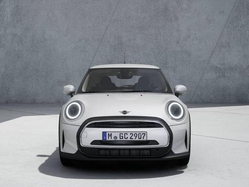 Gebraucht Mini Cooper Classic 136 PS (100 kW) 2023 Weiss Kleinwagen
