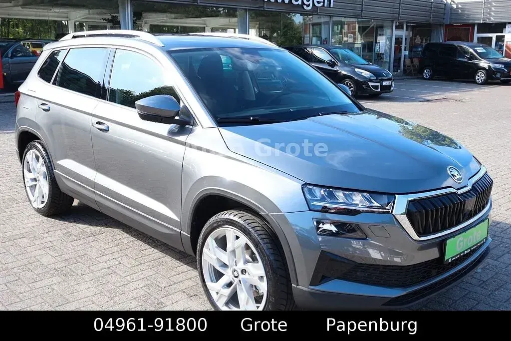 Neu Skoda Karoq Drive 150 PS (110 kW) 2025 Grau SUV