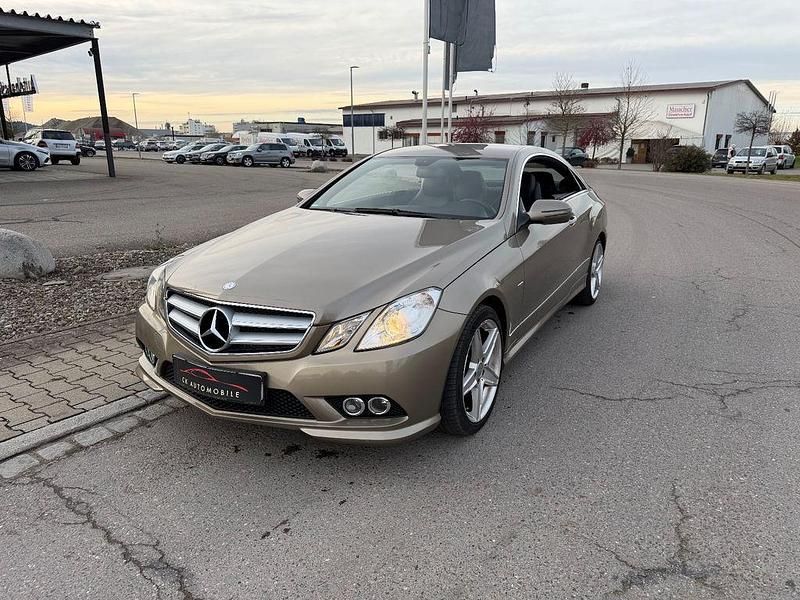 Gebraucht Mercedes E350 292 PS (214 kW) 2009 Beige Coupé