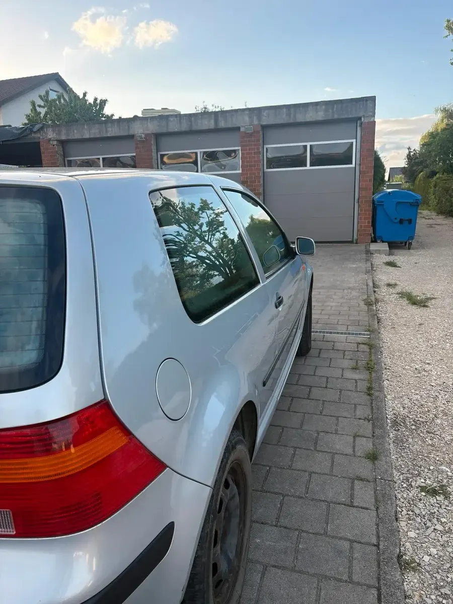 Gebraucht VW Golf III 100 PS (73 kW) 1999 Silber Kleinwagen