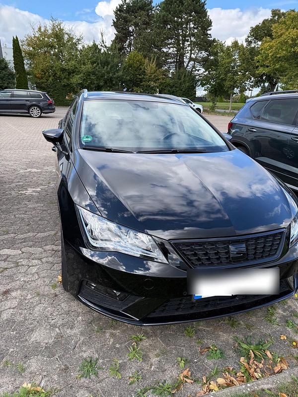 Schwarz Gebraucht 2020 Seat Leon ST Kombi | 18.855 € (Guter Preis) - Bild 1/4