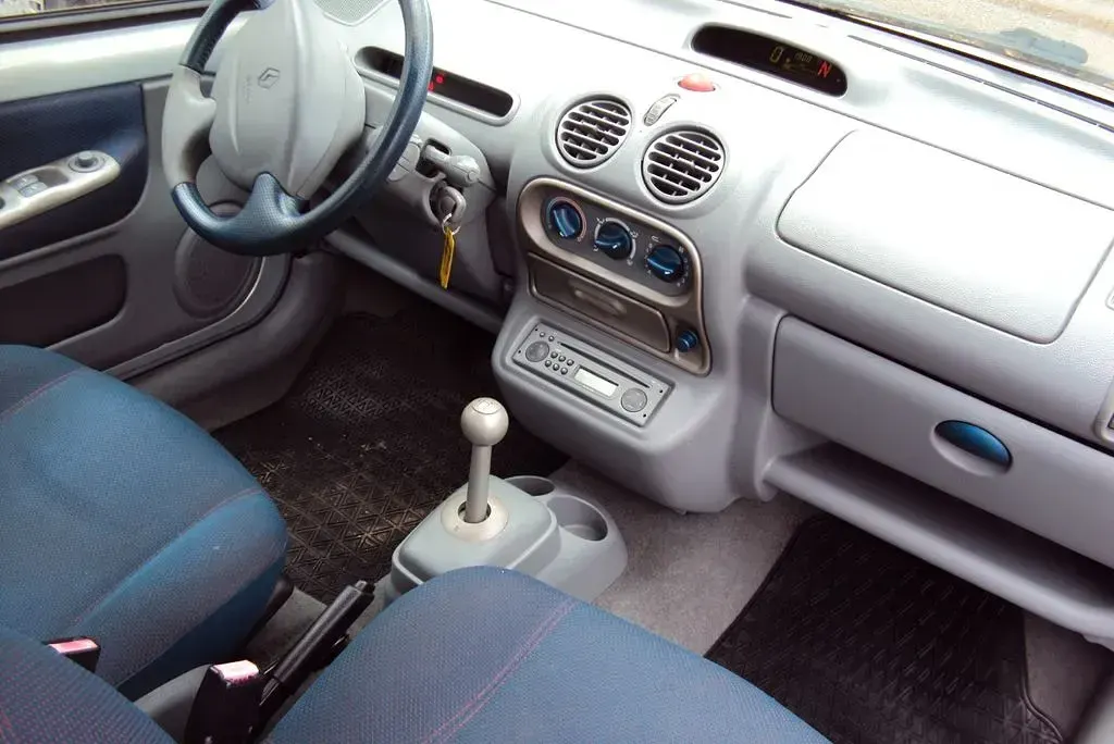 Gebraucht Renault Twingo Dynamique 75 PS (55 kW) 2004 Silber Kleinwagen