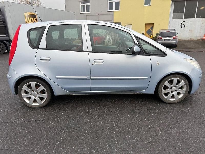 Gebraucht Mitsubishi Colt Instyle 109 PS (80 kW) 2004 Blau Limousine