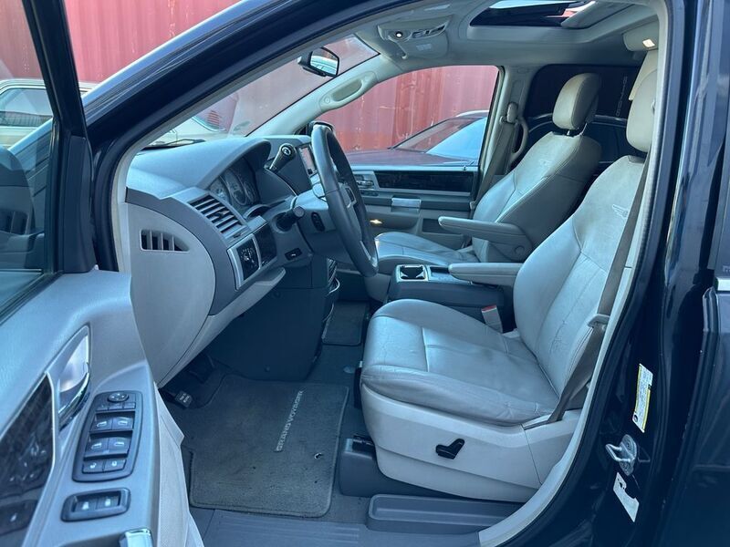 Gebraucht Chrysler Grand Voyager Limited 163 PS (119 kW) 2011 Schwarz Van / Kleinbus