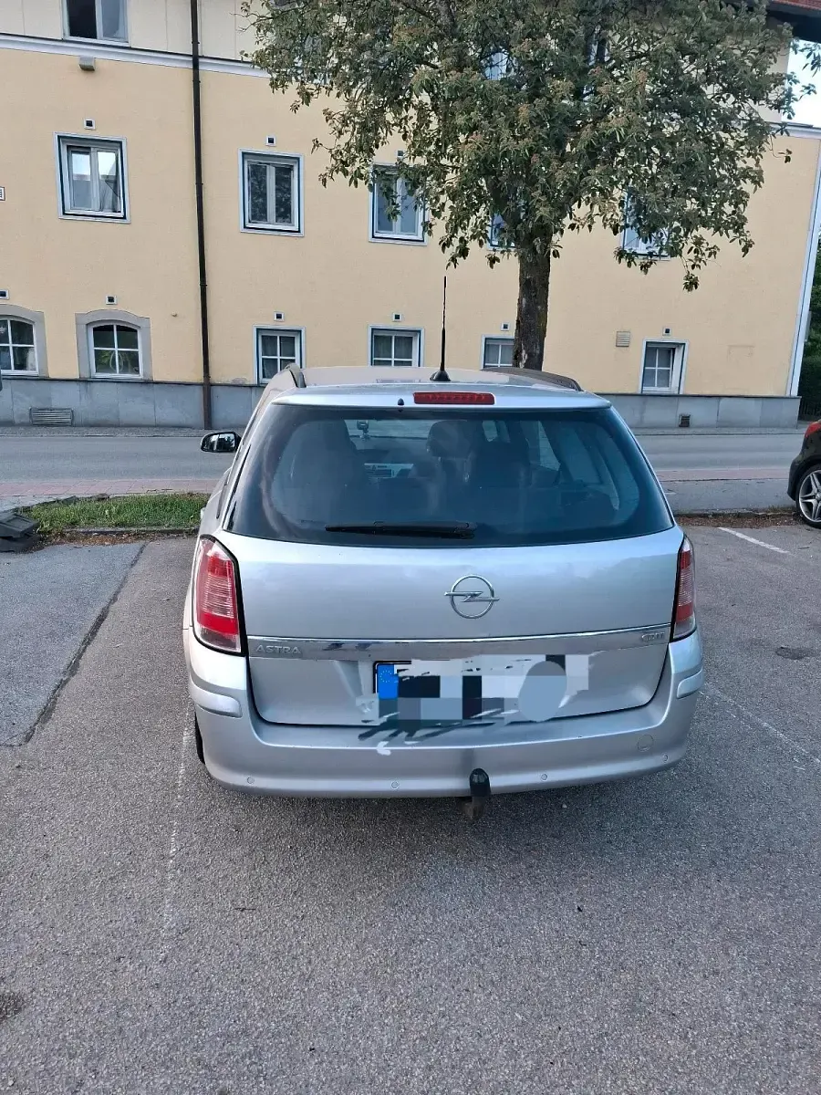 Gebraucht Opel Astra 100 PS (73 kW) 2007 Grau Kombi